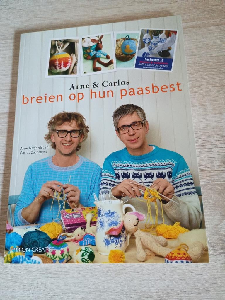 Paas breiboek Arne & Carlos plus breinaalden set, Breien en Haken, Nieuw, Diverse auteurs, Ophalen of Verzenden