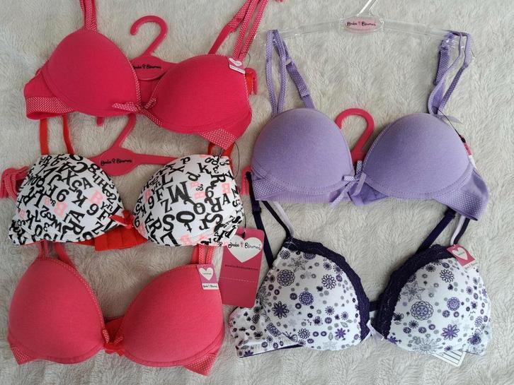Nieuwe tiener BH'S van Boobs en Bloomers maat 70AA, Kleding | Dames, Ondergoed en Lingerie, BH, Ophalen of Verzenden