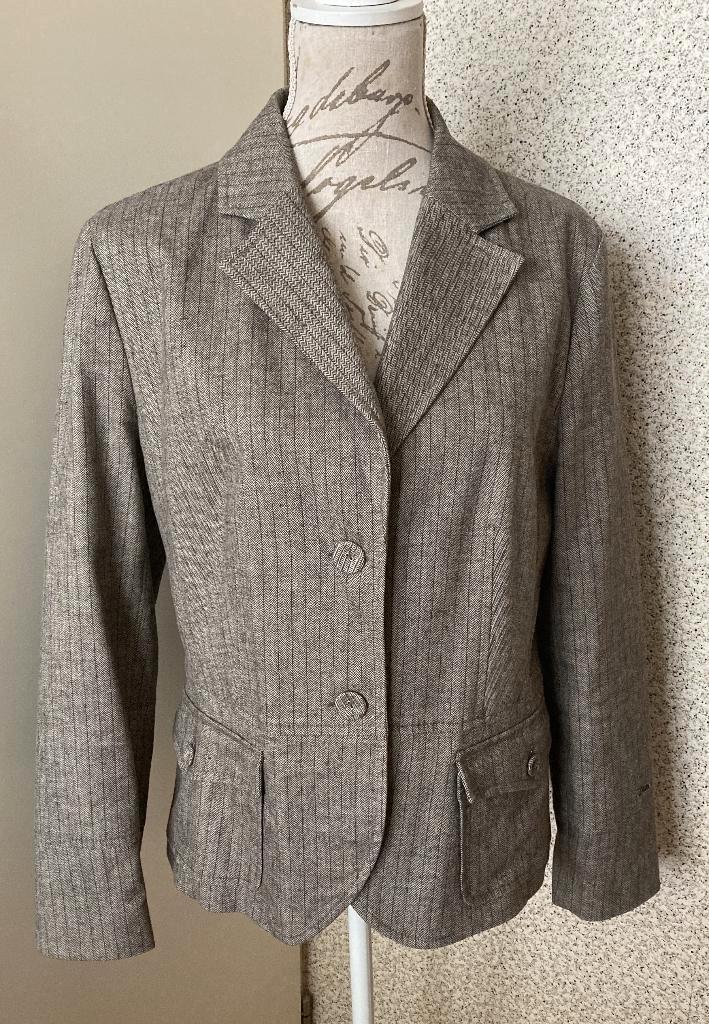 Bruin tweed gevoerd blazer jasje mt 42 merk s.Oliver, Kleding | Dames, Jasjes, Kostuums en Pakken, Zo goed als nieuw, Jasje, Maat 42/44 (L)