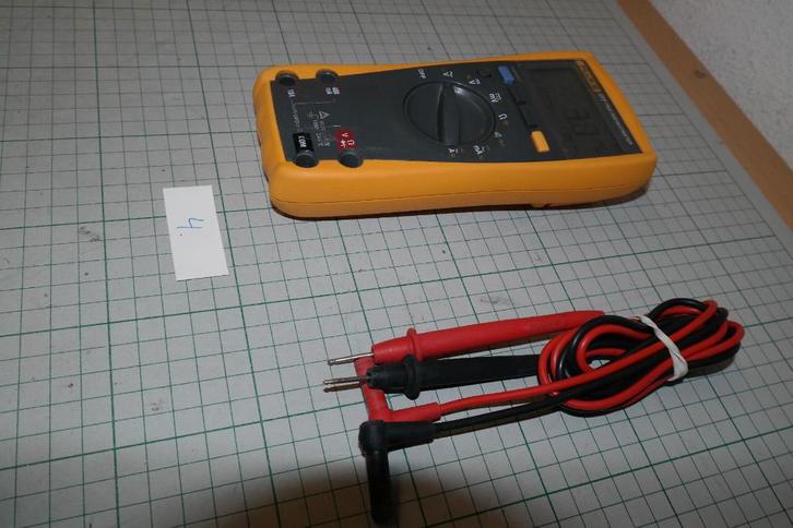 Fluke 175 en 177 True-RMS digitale multimeter, Doe-het-zelf en Verbouw, Meetapparatuur, Gebruikt, Multimeter, Ophalen of Verzenden