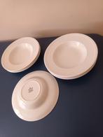 8 Wedgwood Windsor diepe borden, Ophalen of Verzenden, Zo goed als nieuw, Bord(en), Wedgwood