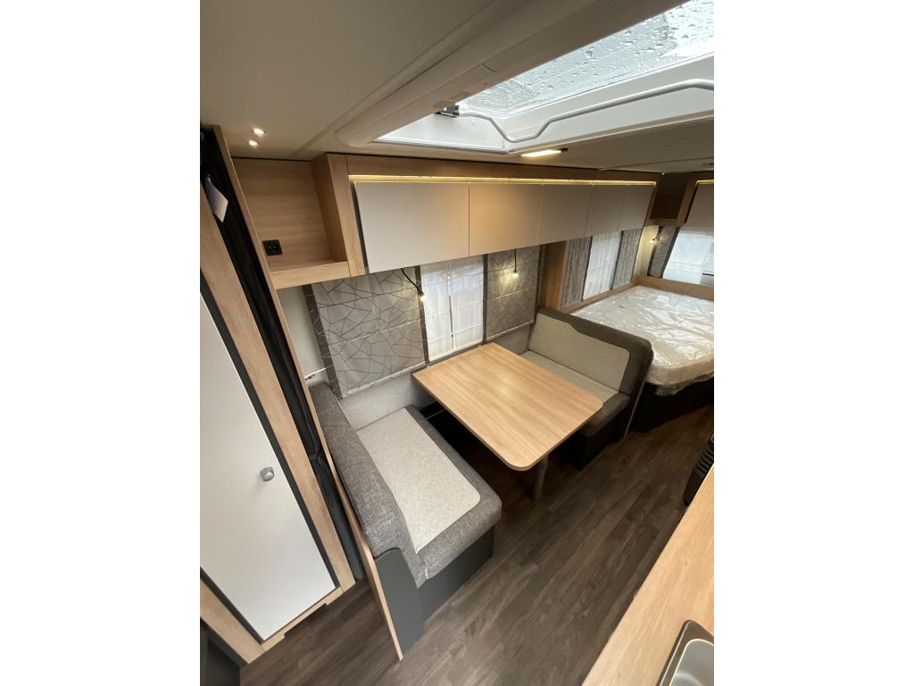 Knaus Sport 540 FDK STAPELBED-NIEUW MODEL, Caravans en Kamperen, Caravans, Overige typen, Bedrijf, Treinzit, Schokbreker