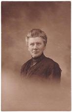 Foto 1921 - Portret Vrouw - Bleuze Rotterdam, Gebruikt, Foto, Ophalen of Verzenden, Voor 1940