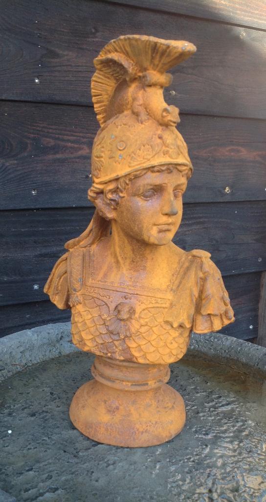 Gietijzeren borstbeeld Romein., Tuin en Terras, Ophalen of Verzenden, Nieuw, Metaal, Mensenbeeld