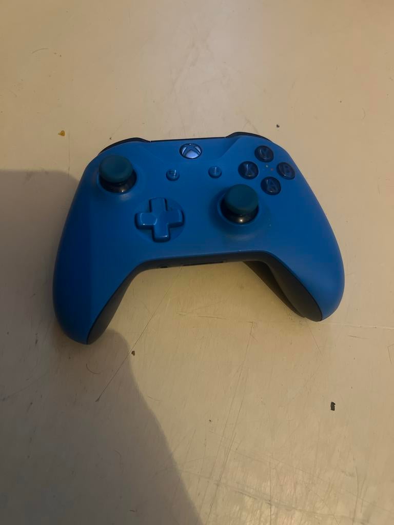 Blauwe Xbox One Controller pc? - Draadloos kapot?, Spelcomputers en Games, Spelcomputers | Xbox | Accessoires, Ophalen of Verzenden