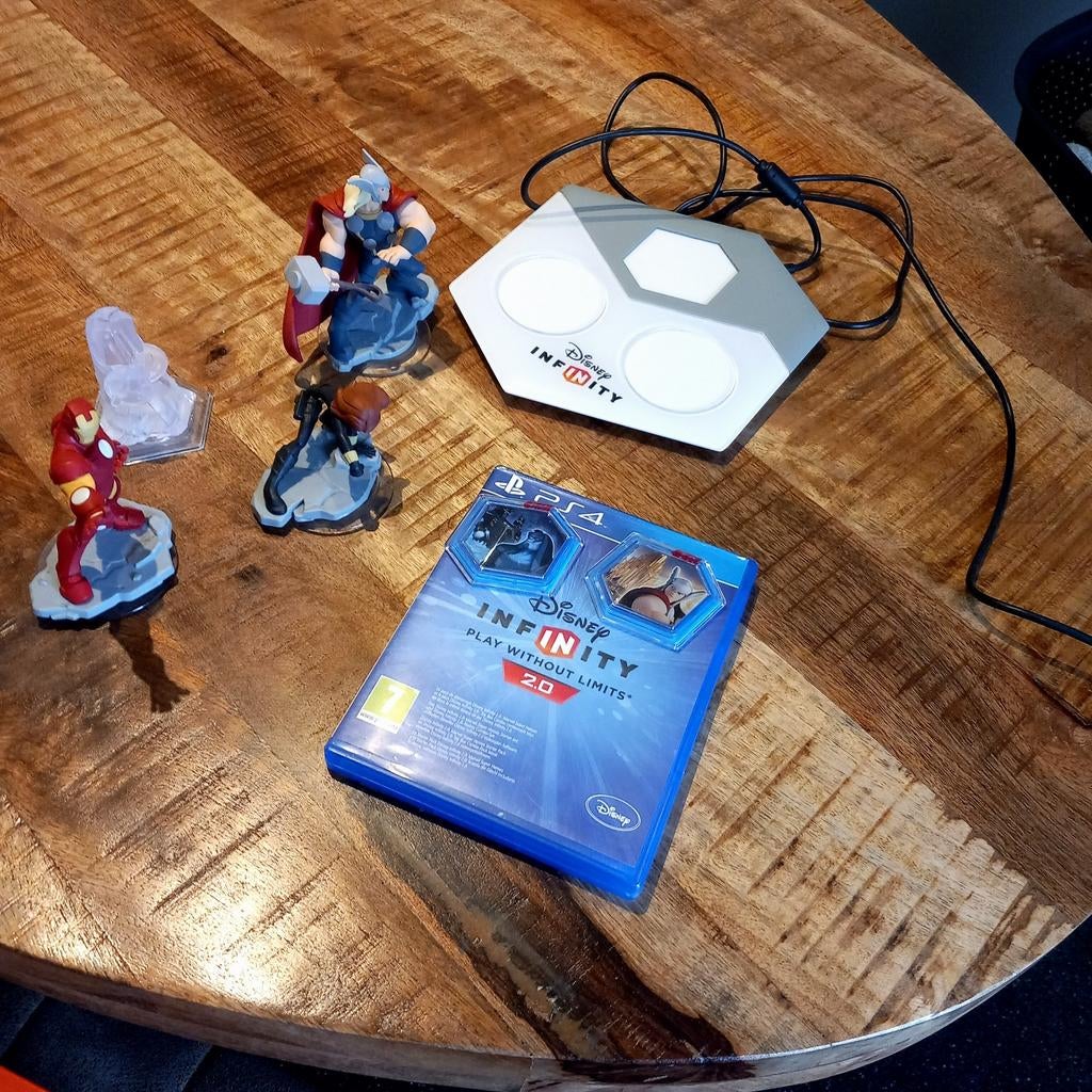 Disney Infinity 2.0 PS4 met figuren, Spelcomputers en Games, Games | Sony PlayStation 4, Ophalen of Verzenden