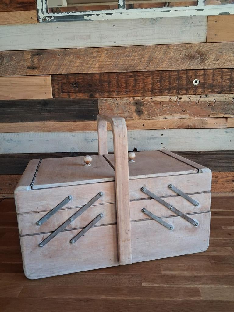 Vintage Naaikoffer in Zeer Goede Staat, Hobby en Vrije tijd, Ophalen, Zo goed als nieuw, Toebehoren, Overige merken