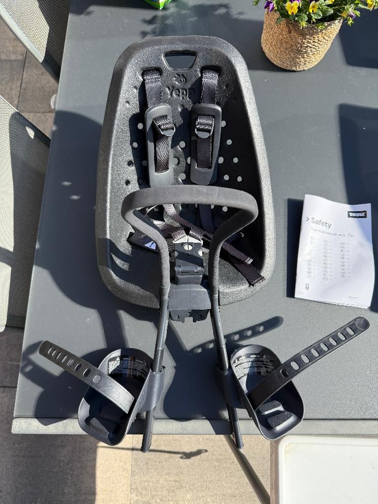 Thule Yepp Mini fietsstoeltje voor zwart - ZGAN Kinderzitje, Fietsen en Brommers, Fietsaccessoires | Fietsstoeltjes, Ophalen, Voetsteuntjes