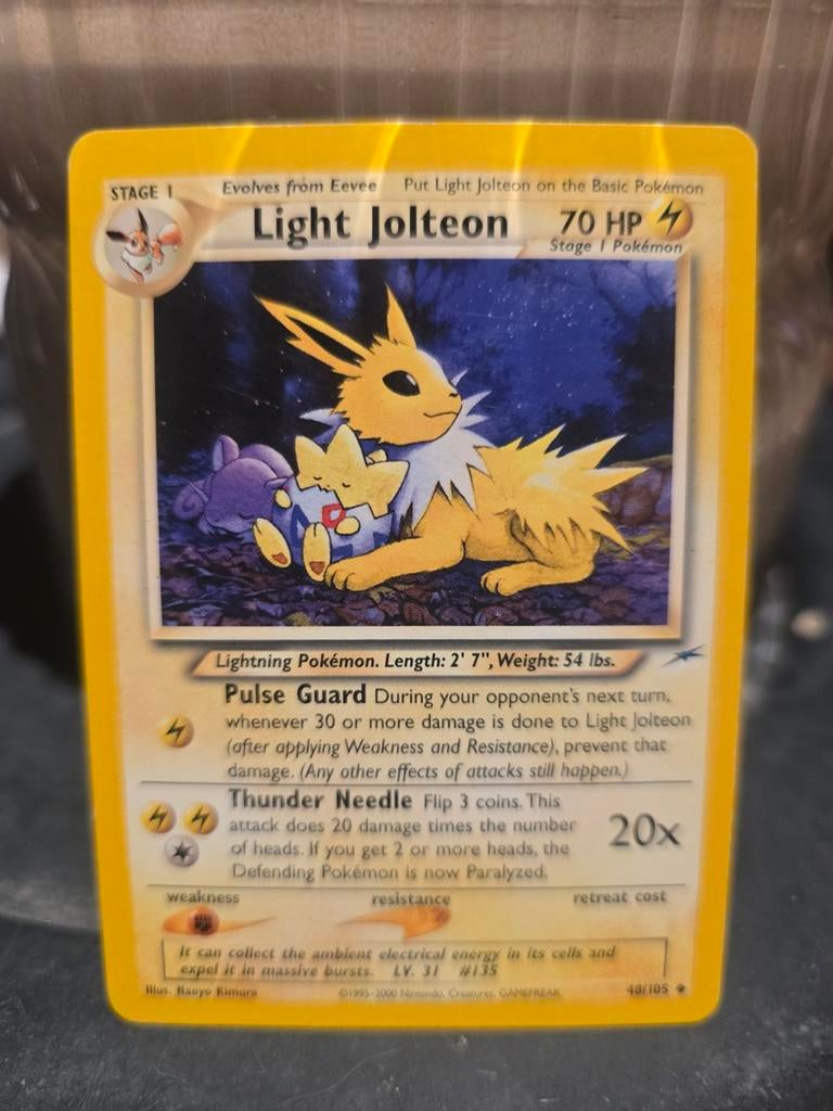 Light Jolteon Pokémon kaart 48/105, Hobby en Vrije tijd, Verzamelkaartspellen | Pokémon, Ophalen of Verzenden