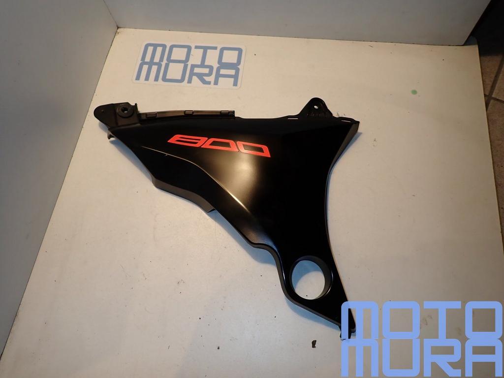 Afdekkap frame rechts de Kawasaki Z800 2012 - 2016 Z 800 zij, Gebruikt, -, -, Ophalen of Verzenden