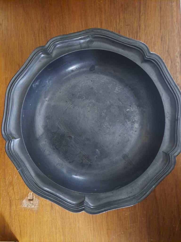 Tinnen schaal met decoratieve rand, Antiek en Kunst, Antiek | Tin, Ophalen of Verzenden