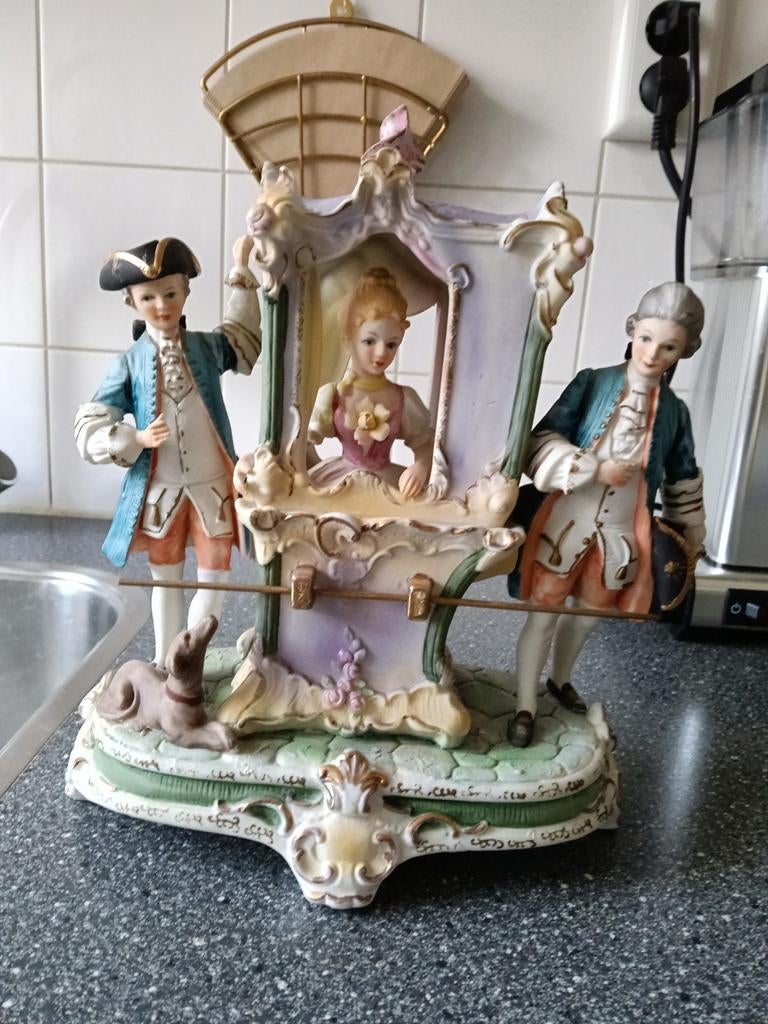 Porselein beeld, Antiek en Kunst, Antiek | Porselein, Ophalen