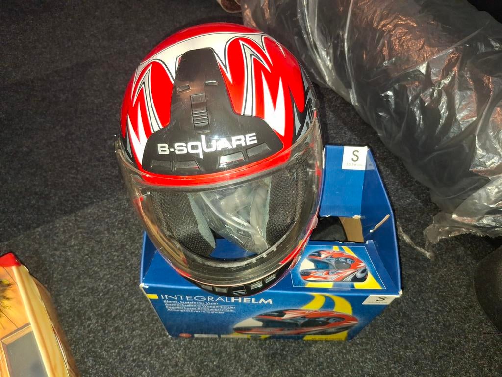 Te koop mooie motor/scooter helm maat S, Motoren, Ophalen of Verzenden, Tweedehands, Overige merken