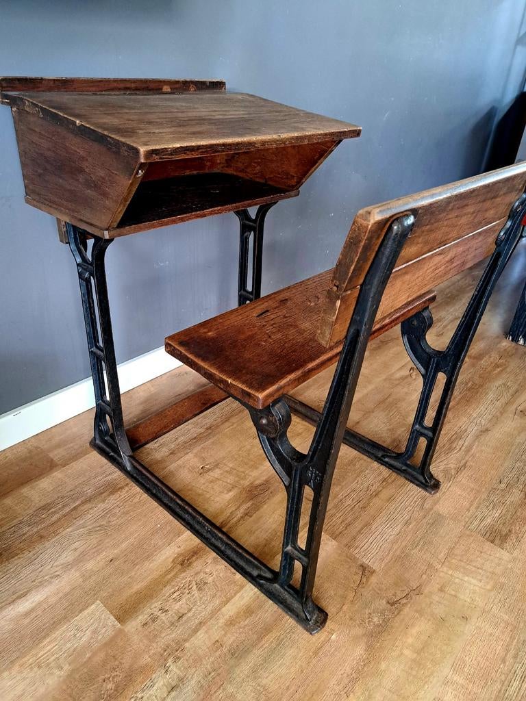 Mooie vintage schoolbank lessenaar gietijzeren onderstel, Ophalen, Rechthoekig, 50 tot 100 cm, Minder dan 50 cm
