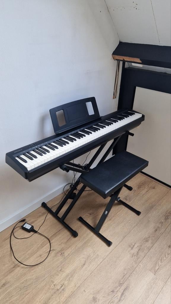 Piano Roland FP-10 zwart, Muziek en Instrumenten, Ophalen, Gebruikt, Zwart