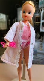 Vintage barbie kleding, Ophalen of Verzenden, Gebruikt, Kleertjes