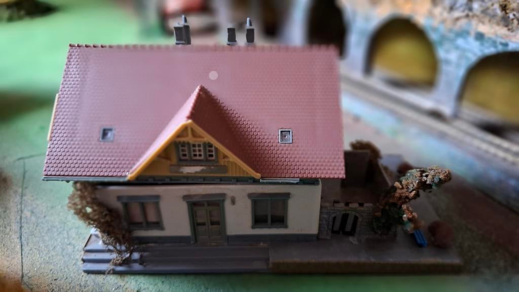 PRACHTIGE VILLA HO, Ophalen of Verzenden, Gelijkstroom of Wisselstroom, Brug, Tunnel of Gebouw, Overige merken