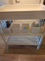 Witte commode met opstaande rand, Kinderen en Baby's, Kinderkamer | Commodes en Kasten, Ophalen, 50 tot 70 cm, 100 cm of meer