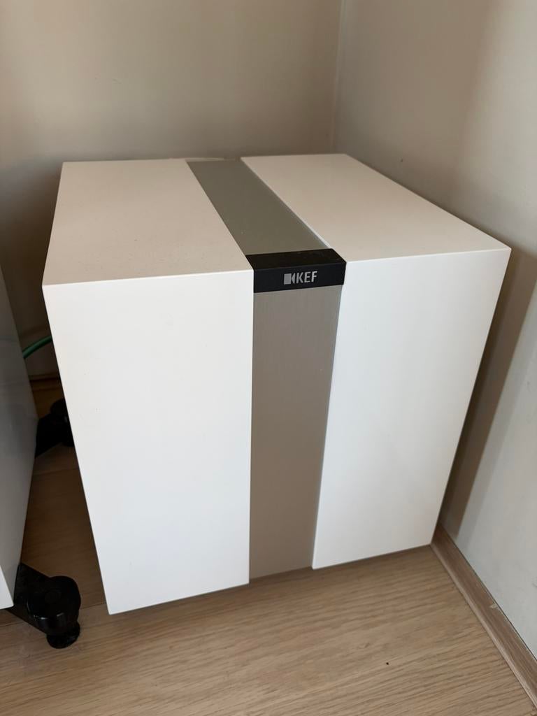 KEF R400b Actieve Subwoofer - 500W Klasse D - Wit, Subwoofer, Zo goed als nieuw, 120 watt of meer, Ophalen