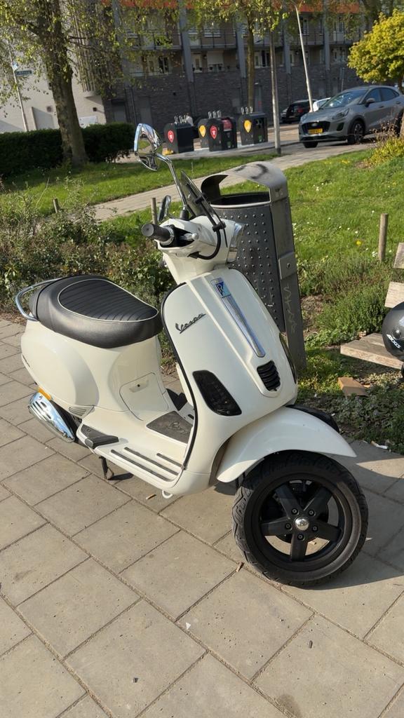 Vespa S50 Blauwe Plaat 4 Takt - Goed Onderhouden, Fietsen en Brommers, Gebruikt, Vespa S, Ophalen of Verzenden, Benzine