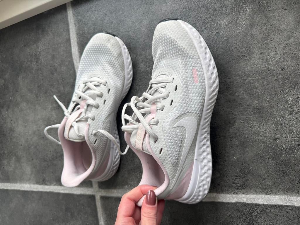 Nike Revolution 5 - Size 38, Ophalen of Verzenden, Zo goed als nieuw, Hardloopschoenen, Nike