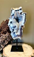 Druzy rots agaat op stalen voet, Ophalen of Verzenden, Mineraal