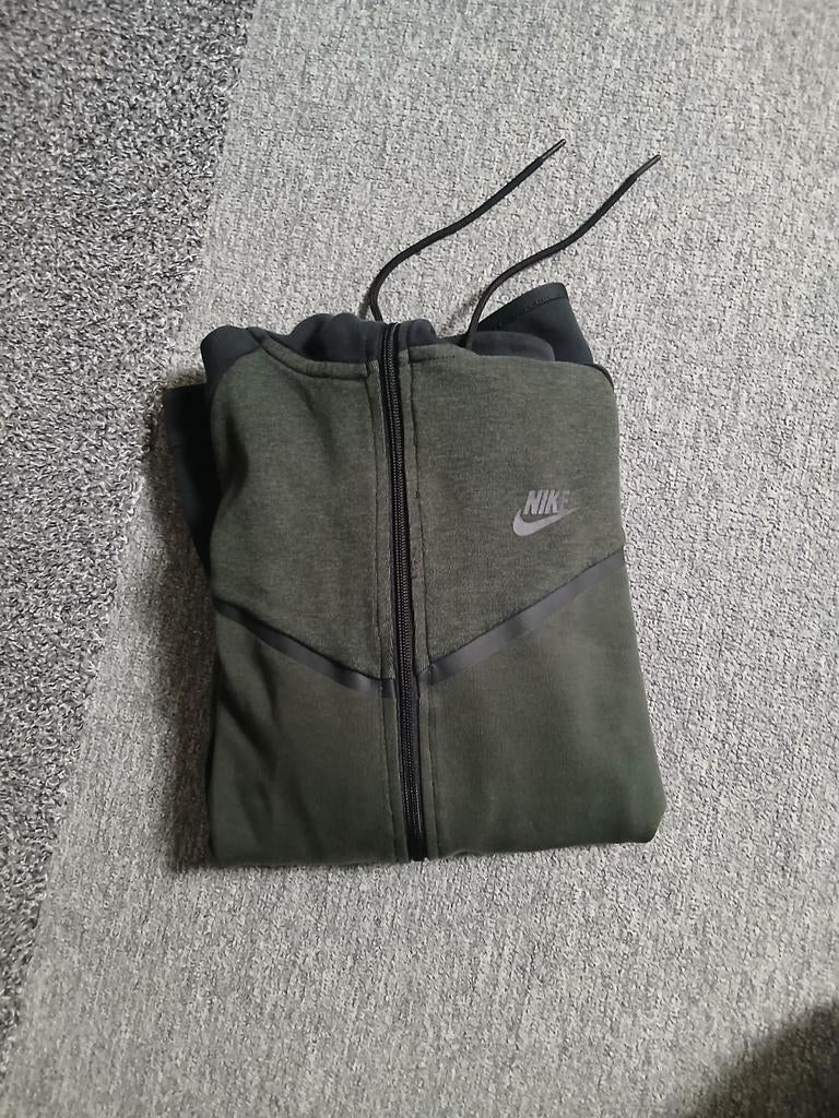 Nike Tech Fleece Vest Zwart/Donkergroen, Maat 48/50 (M), Zwart, Nike, Ophalen of Verzenden