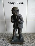 DE SMOKKELAAR BEELD JE - 19 CM. HOOG GIPS, Ophalen of Verzenden, Gebruikt, Mens