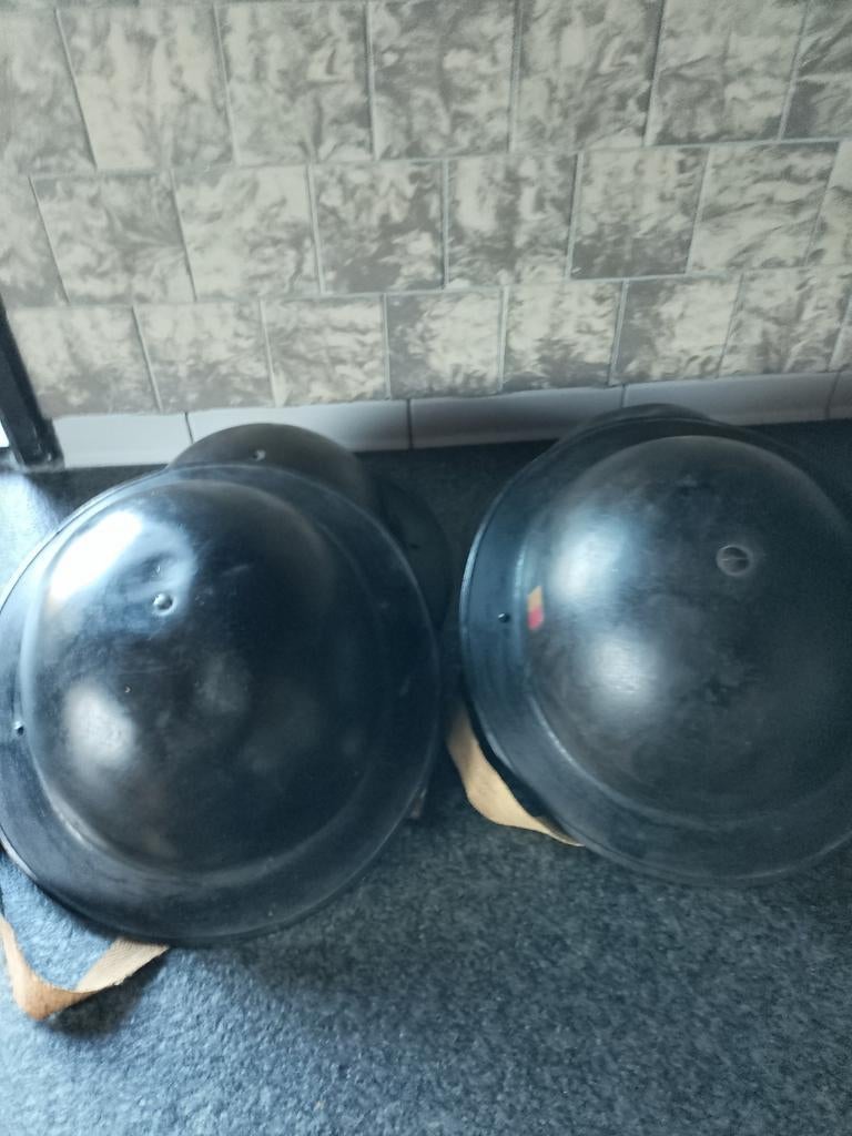 4x militaire helm(Tweede wereld oorlog), Ophalen of Verzenden, Nederland, Helm of Baret