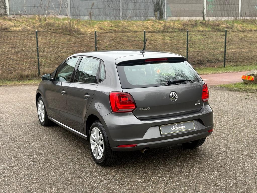 Volkswagen Polo 1.2 TSI Comfortline NWE APK I BLUETOOTH I EE, Auto's, Volkswagen, Gebruikt, 4 cilinders, Origineel Nederlands