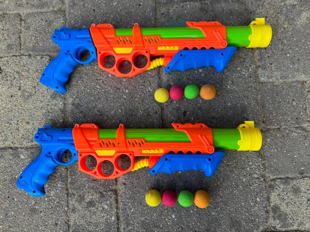 Speelgoed geweer met balletjes 1 of 2 stuks, Ophalen of Verzenden, Gebruikt