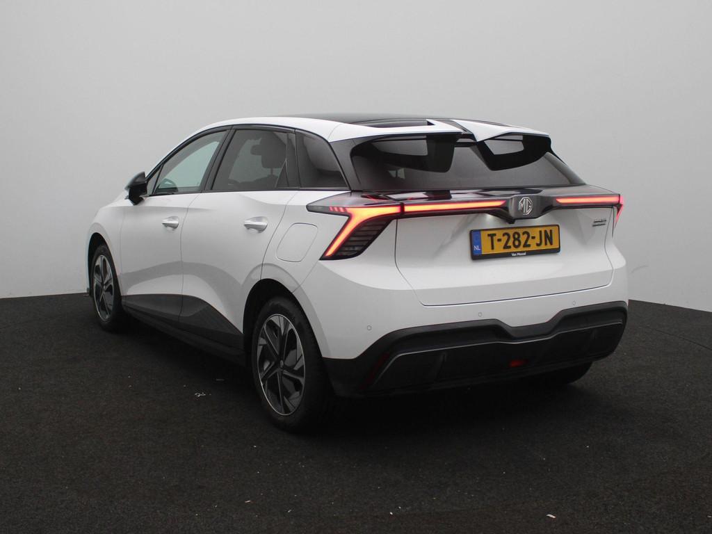 MG MG4 Electric Luxury 64 kWh | Apple Carplay/Android Auto |, Auto's, MG, Automaat, 12 maanden, Gebruikt, Wit