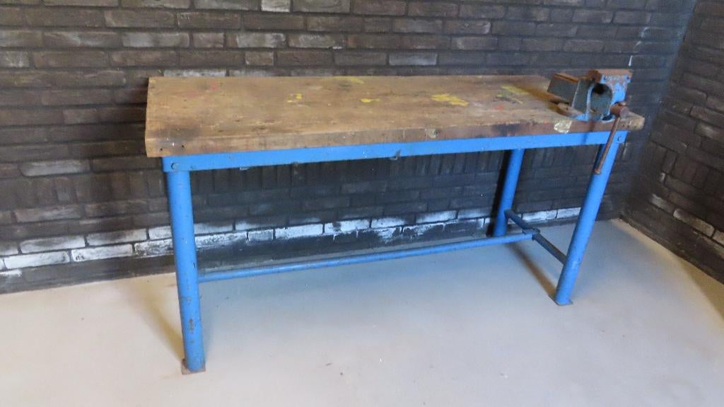 Vintage werkbank, met bankschroef, Doe-het-zelf en Verbouw, Werkbanken, Ophalen, Gebruikt, 120 tot 170 cm, Bankschroef