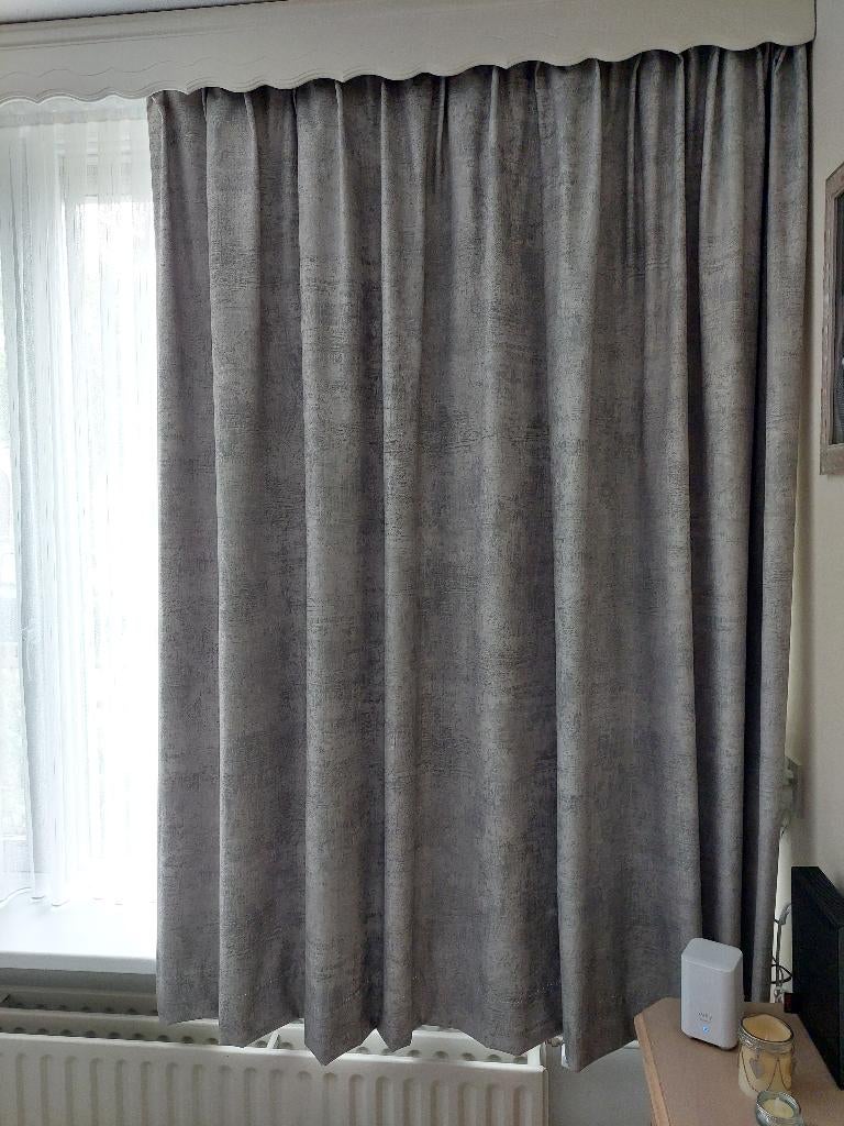 Gordijnen verduisterend, Klassiek, modern, Ophalen of Verzenden, Zo goed als nieuw, 200 cm of meer