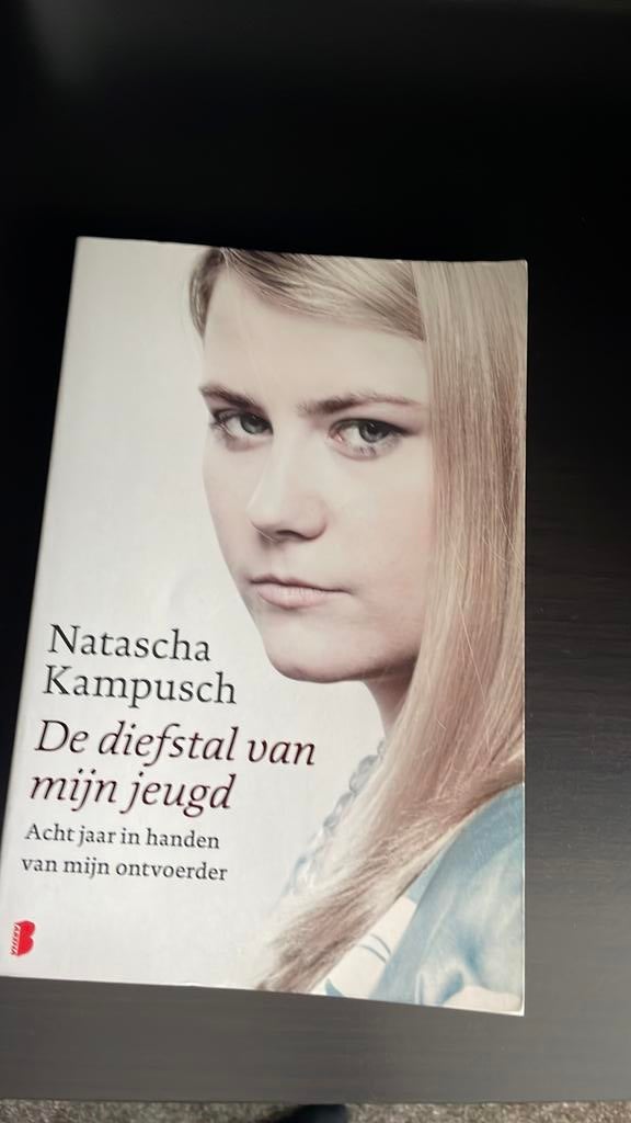 Natascha Kampusch - De diefstal van mijn jeugd, Ophalen of Verzenden, Zo goed als nieuw, Natascha Kampusch