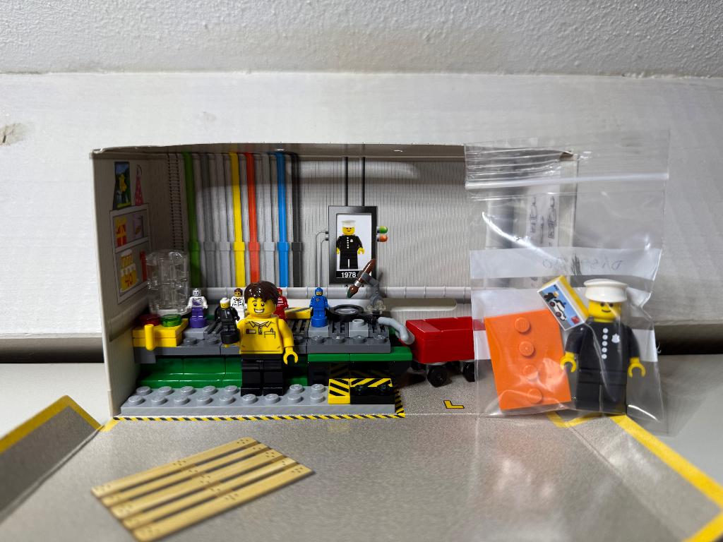 LEGO 5005358 Minifigure Factory 1978 Classic Police Officer, Ophalen of Verzenden, Nieuw, Complete set, Lego