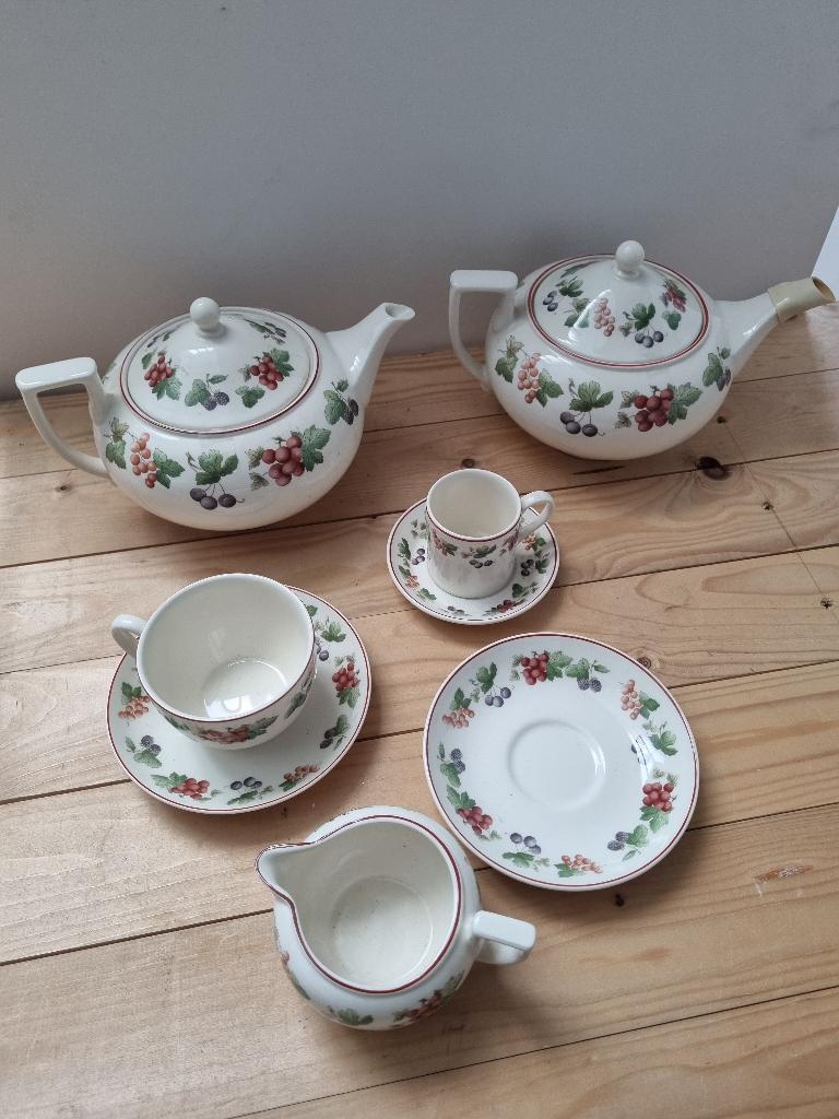 Wedgwood Provence - oa theepot, Ophalen of Verzenden