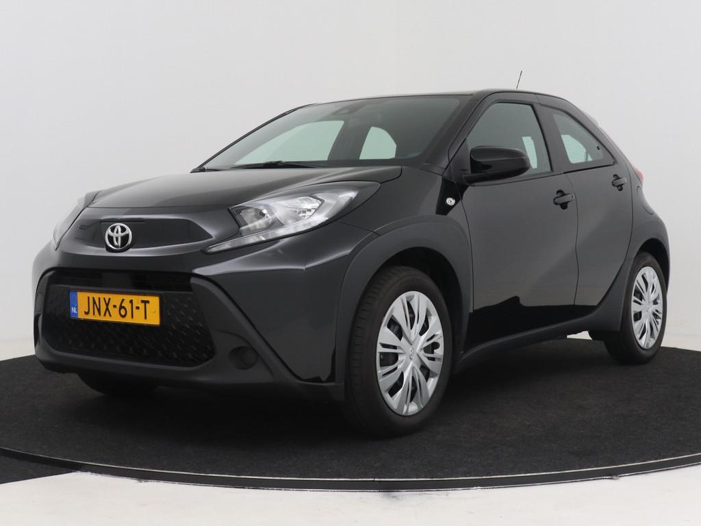 Toyota Aygo X 1.0 VVT-i S-CVT Play AUTOMAAT | DEMO & DIRECT, Auto's, Toyota, 12 maanden, Stof, 4 stoelen, Zwart