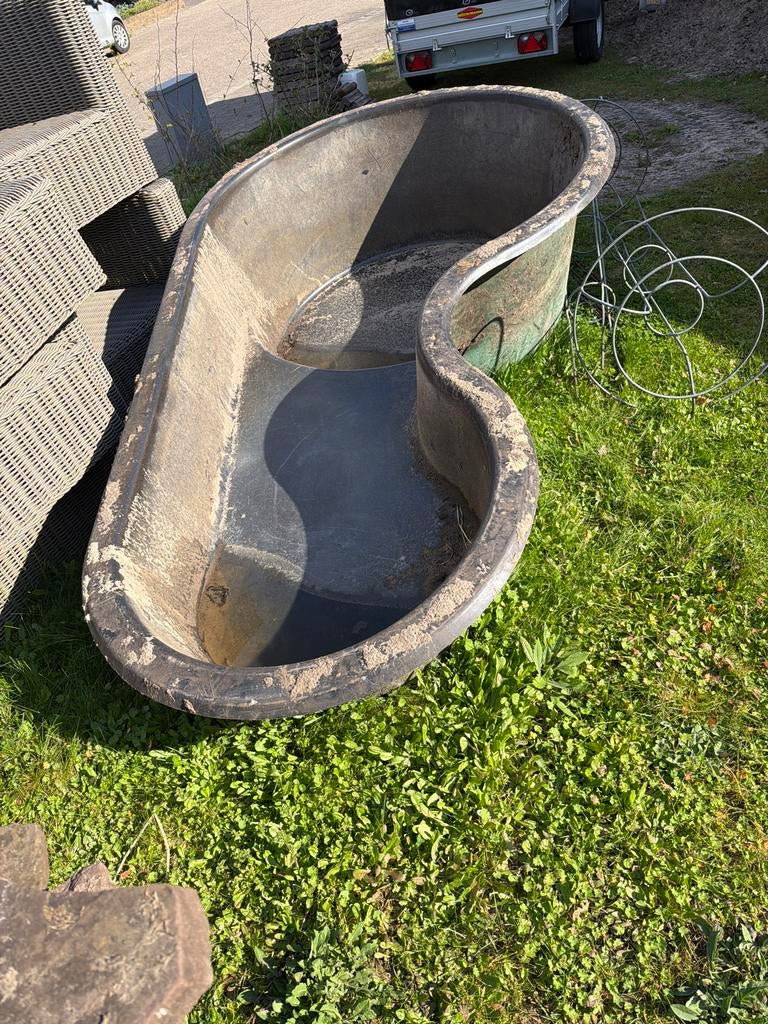 Gebruikte polyester vijverbak - 280 cm lang, Tuin en Terras, Vijvers, Ophalen of Verzenden, Gebruikt