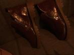 Mooie donkerrode glans namaak “kreukel leer” 42, Overige kleuren, Ophalen of Verzenden, Sneakers of Gympen, Zo goed als nieuw