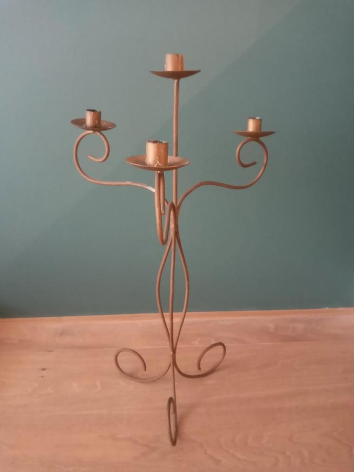 63hg. vloer)kandelaar voor 4 kaarsen goudkleurig kerstsfeer, Diversen, Kerst, Gebruikt, Ophalen of Verzenden