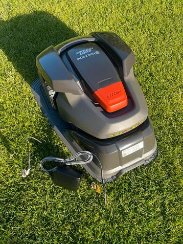 Bijna nieuwe husqvarna 105 automower bj 2023  27 uur!!! beschikbaar voor biedingen