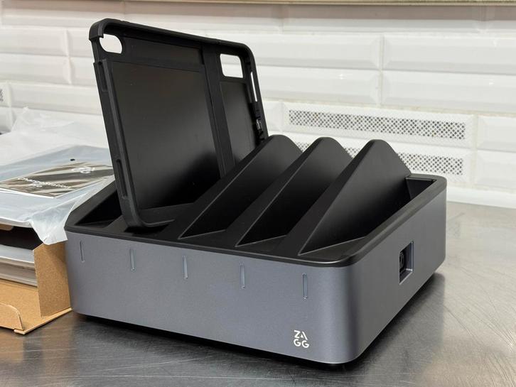 ZAGG-Chargerstation Pro voet- *nieuw *, Computers en Software, Laptop-opladers, Nieuw, Ophalen of Verzenden
