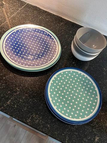 Setje campingservies beschikbaar voor biedingen