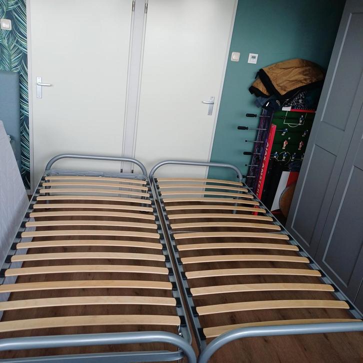 Metaal 1a2 persoonsbed, Huis en Inrichting, Slaapkamer | Bedden, Zo goed als nieuw, Tweepersoons, 80 cm, 200 cm, Metaal, Grijs