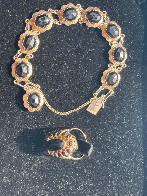 Antieke bootjesarmband en ring voorzien van granaten, Sieraden, Tassen en Uiterlijk, Antieke sieraden, Armband, Goud, Met edelsteen
