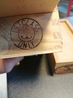 2 HOUTEN KISTJES VOC BATAVIA LELYSTAD 13,5X6,5X4,5 CM.
Gebra, Verzamelen, Scheepvaart, Gebruiksvoorwerp, Motorboot of Zeilboot