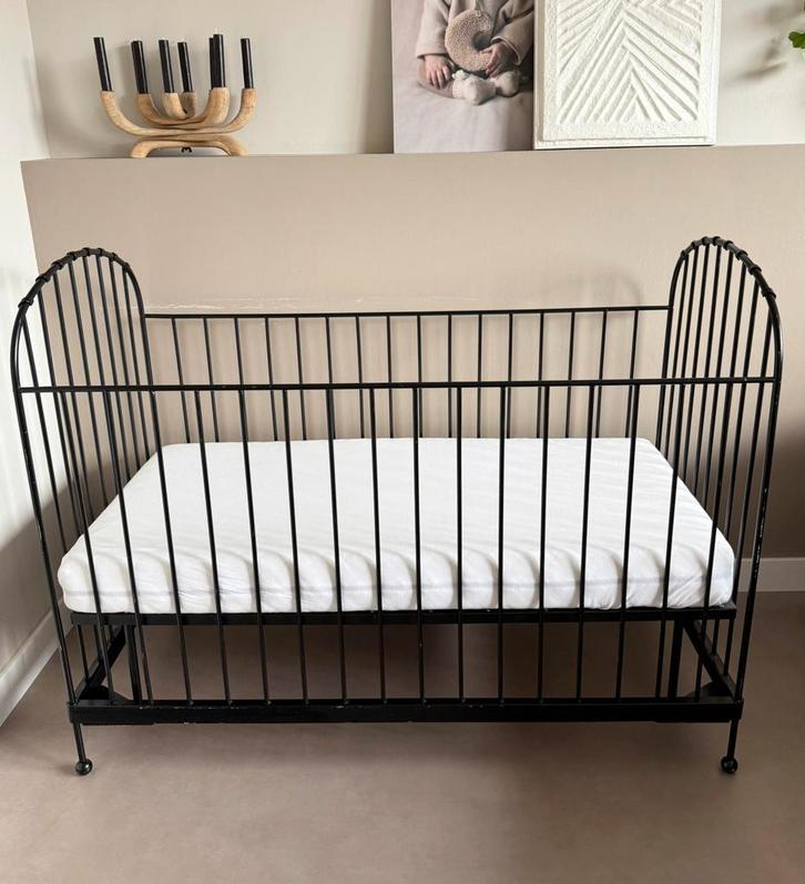 Zwart gietijzeren ledikant 60 x 120 cm, Kinderen en Baby's, Babywiegjes en Ledikanten, Gebruikt, Ledikant, Ophalen