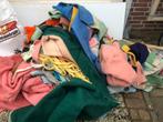 6 zakken restjes wollen dekens isolatie knutselen 100% wol, Hobby en Vrije tijd, Ophalen of Verzenden