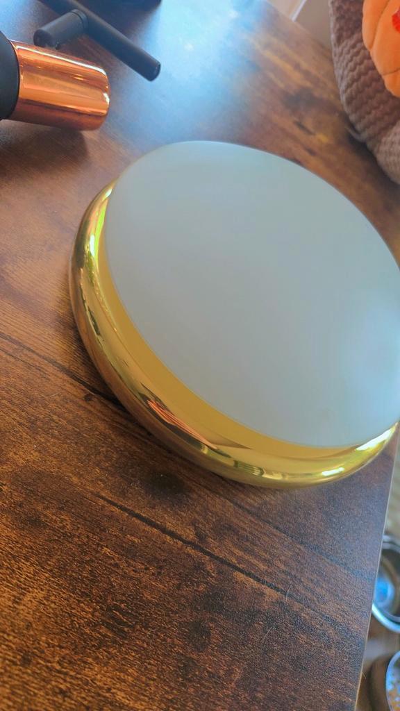 Witte Plafondlamp met Gouden Accent, Huis en Inrichting, Lampen | Plafondlampen, Zo goed als nieuw, Glas, Metaal, Ophalen of Verzenden